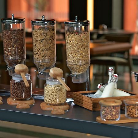 Doubletree By Hilton Ben Guerir Hotel & Residences Benguerir Ngoại thất bức ảnh