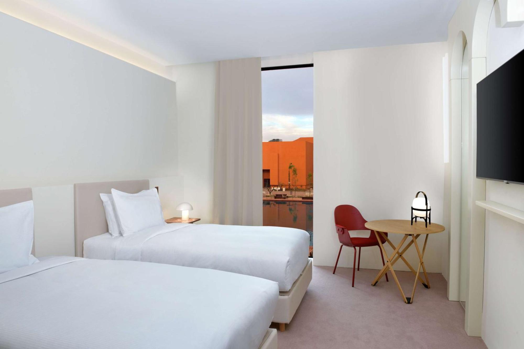 Doubletree By Hilton Ben Guerir Hotel & Residences Benguerir Ngoại thất bức ảnh