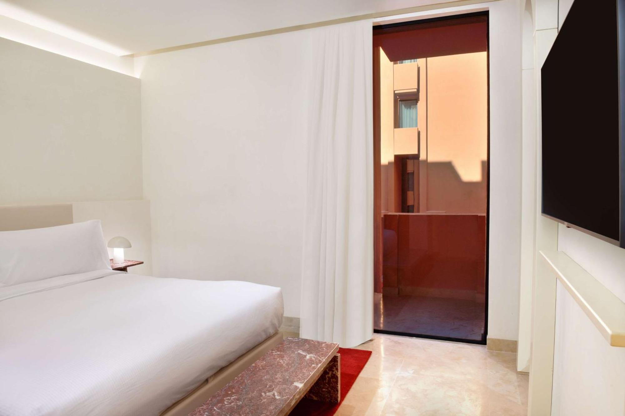 Doubletree By Hilton Ben Guerir Hotel & Residences Benguerir Ngoại thất bức ảnh
