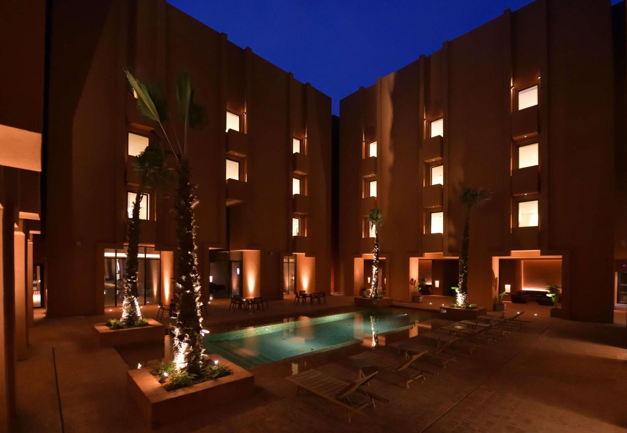 Doubletree By Hilton Ben Guerir Hotel & Residences Benguerir Ngoại thất bức ảnh