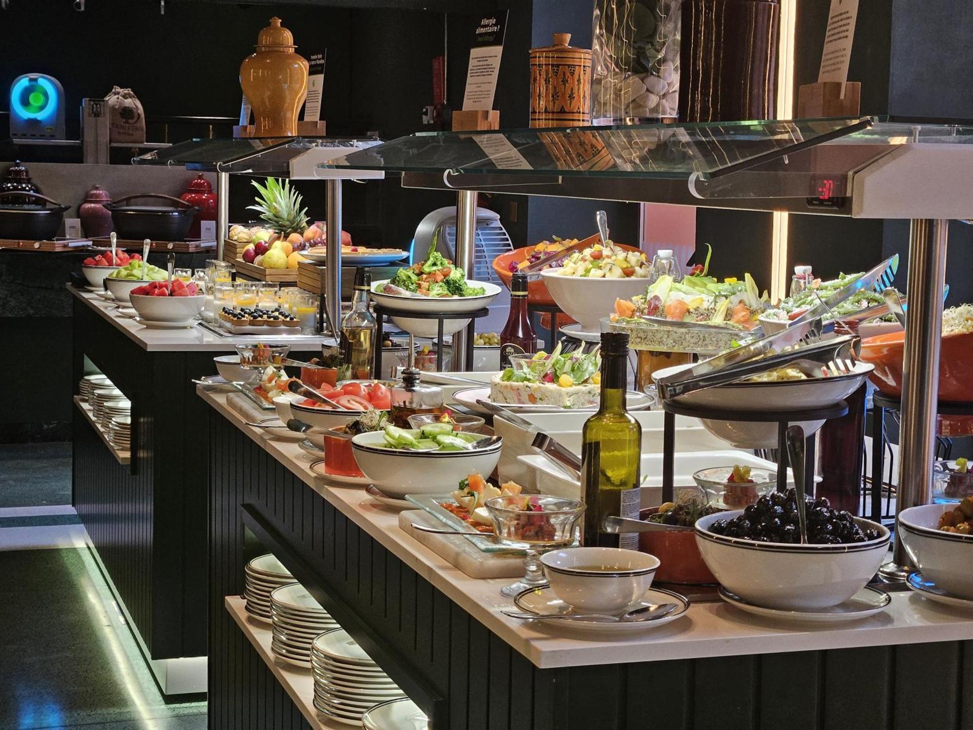 Doubletree By Hilton Ben Guerir Hotel & Residences Benguerir Ngoại thất bức ảnh